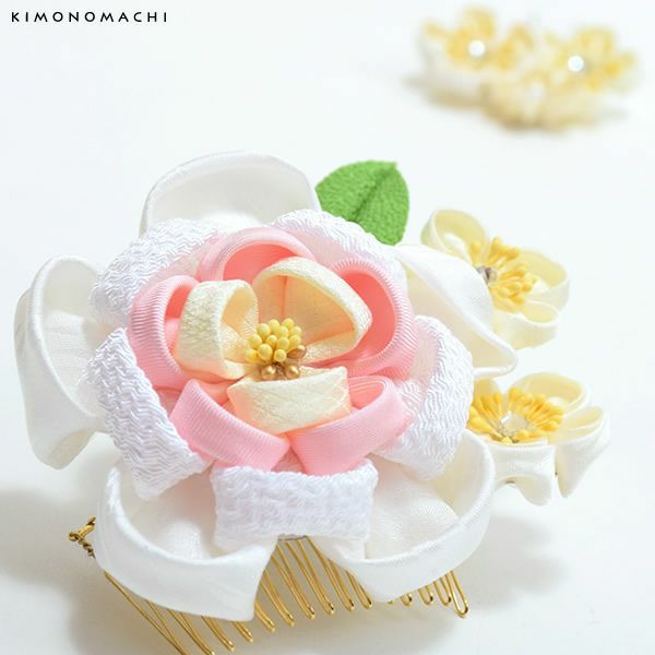 振袖髪飾り2点セット「白色 ふんわりつまみのお花」振袖 成人式 レトロ モダン お花髪飾り （15020）
