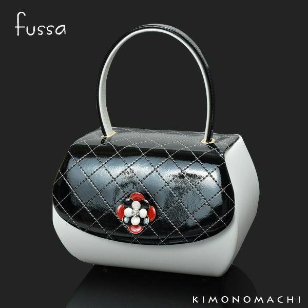 fussaバッグ単品「黒×白ステッチ お花飾り」ステッチバッグ フッサ ブランドバッグ 和装バッグ 振袖バッグ