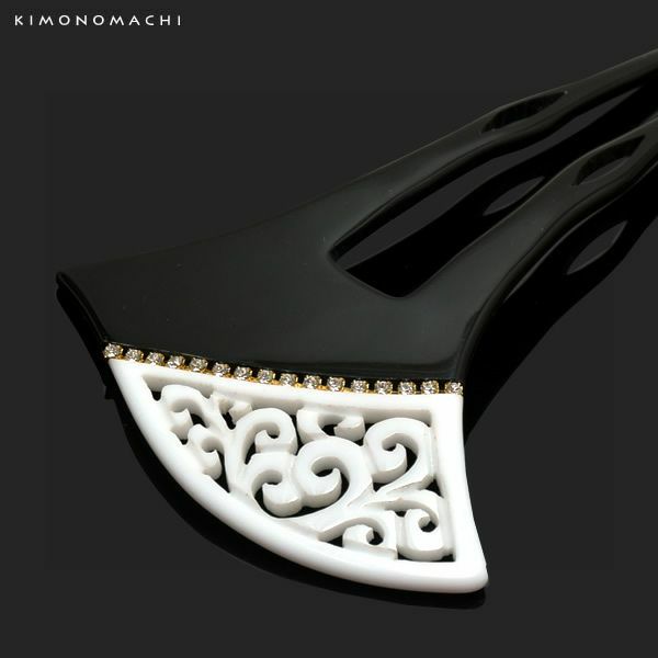銀杏型かんざし「黒×白 唐草」訪問着、付け下げに フォーマル 簪  礼装かんざし CM615