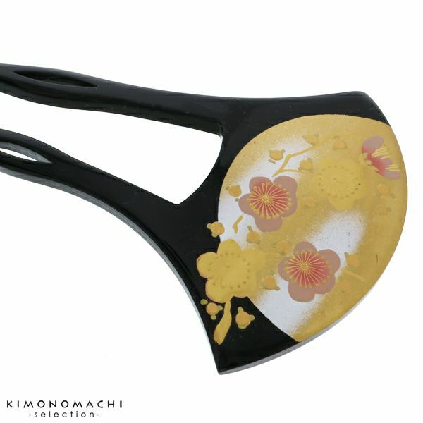 銀杏型かんざし「黒色　梅」髪飾り バチ型 フォーマル 訪問着、留袖向け 蒔絵 S18-004　B　蒔絵かんざし大