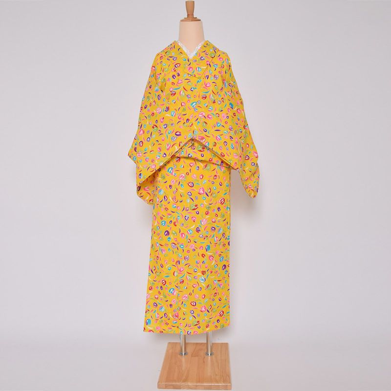 【中古品】「黄色　チューリップ」仕立て上がり リサイクル着物 小紋 単衣