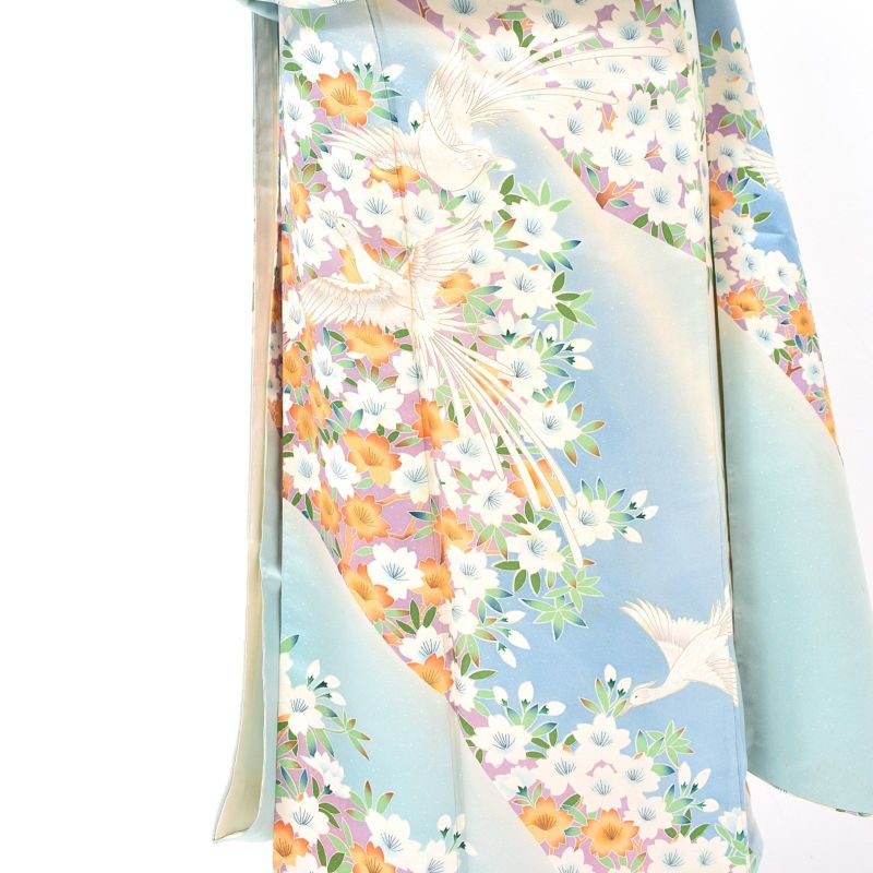 振袖仕立て上り　新品未使用　白地に花模様　化繊100% 中古品】仕立て上がり 振袖 「ライトグリーン 花に白い鳥」 袷