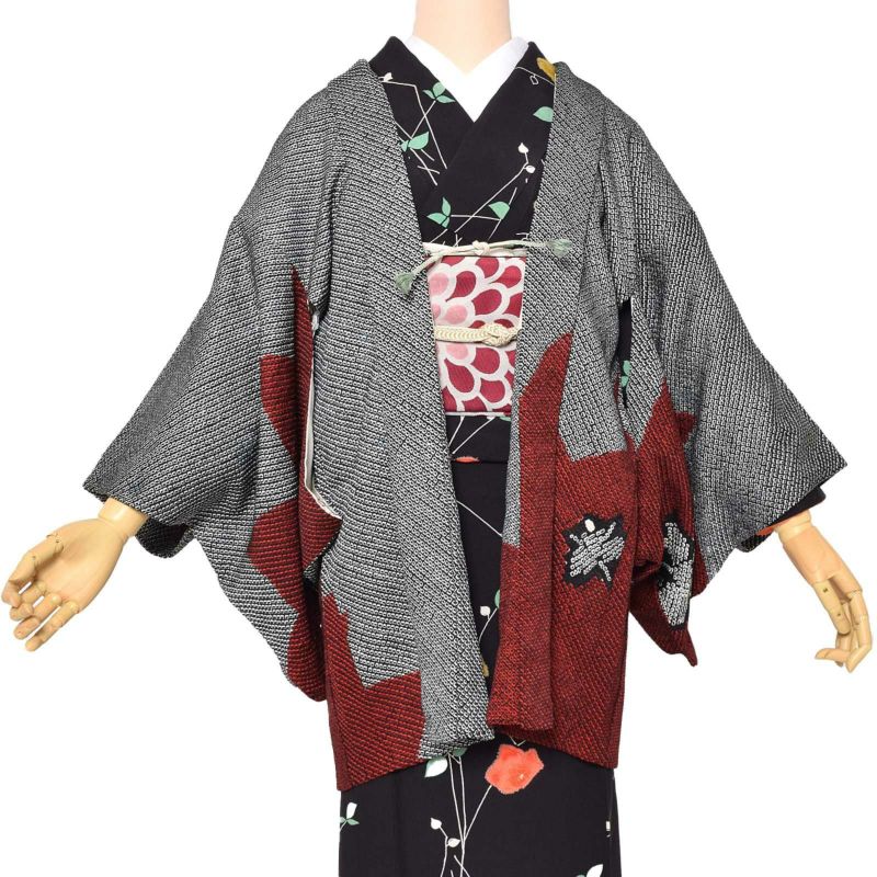 【中古品】羽織 「黒×赤」 正絹 総絞り 羽織り
