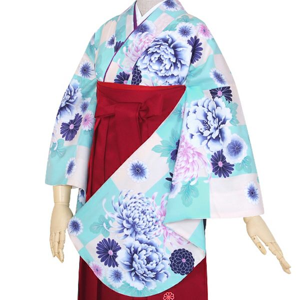 【中古品】卒業式袴セット 「二尺袖：オフホワイト　市松に菊牡丹+袴：赤×ぼかし」 貸衣装処分 レンタル処分品 二尺袖 袴 卒業式、謝恩会に