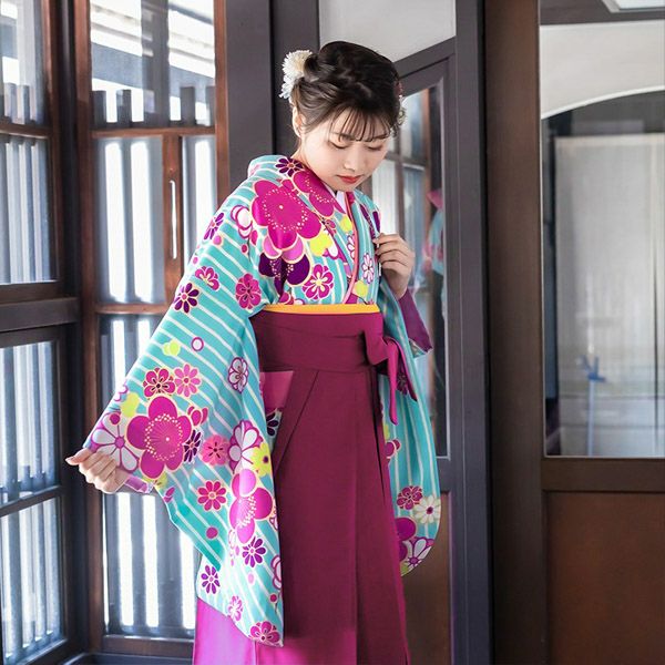 中古品】卒業式袴セット 「二尺袖：水色 縞に梅文様+袴：ラズベリー 