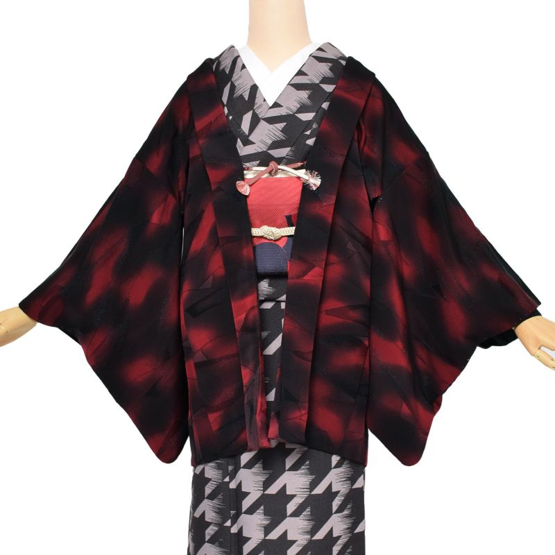 【Prices down2】【中古品】羽織 「赤地に黒ぼかし　幾何学」 羽織り 【メール便不可】＜T＞ss2309kct10