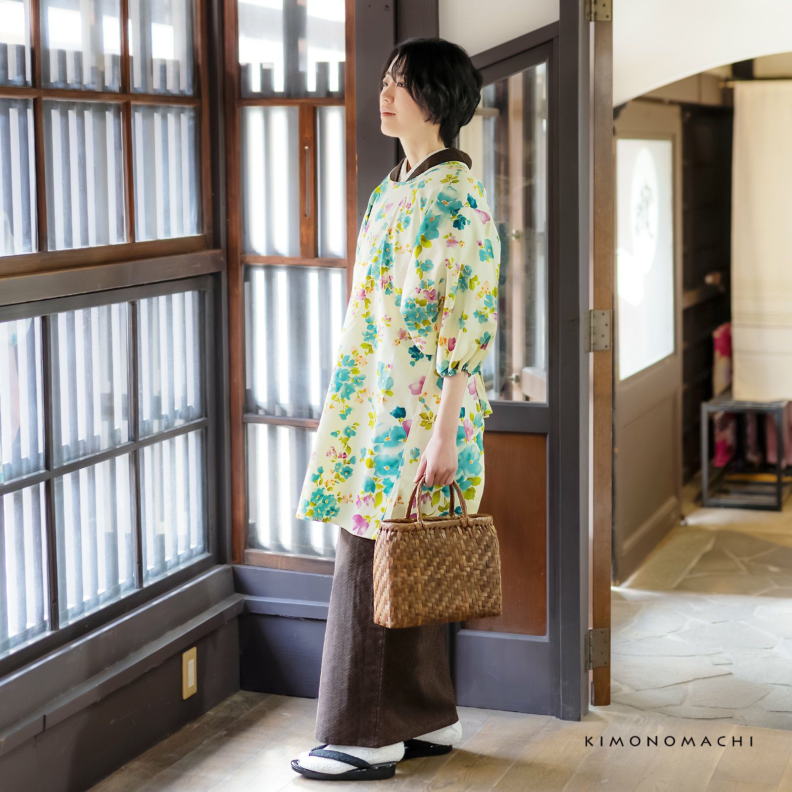 ロング丈 割烹着 「ブルーフラワー」 実用的 日本製 オシャレ かわいい