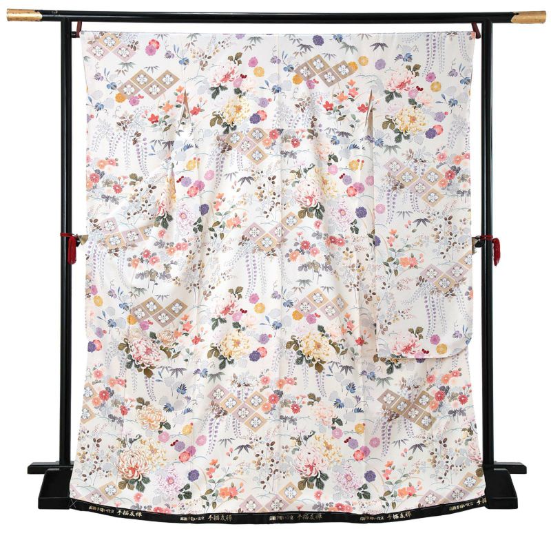 【新古品】お仕立て上がり 振袖単品 「象牙色　四季花文様散らし」 振り袖 着物 レディース 成人式 結婚式 結納 パーティー 晴れ着