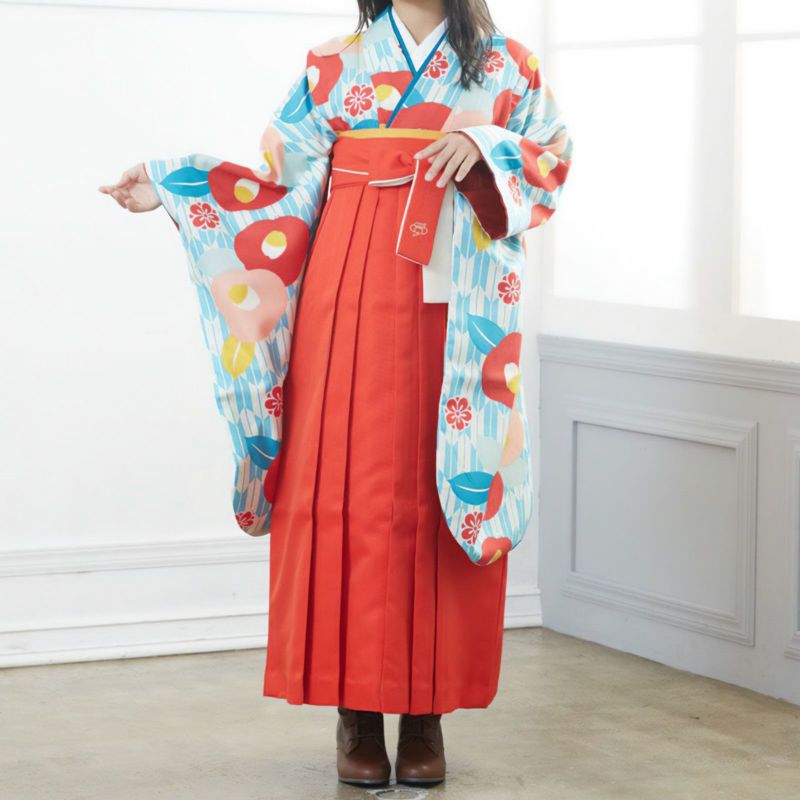 【中古品】ジュニア用 振袖単品「クリーム/水色　矢絣に椿」仕立て上がり 襦袢プレゼント 小振袖 着物 子ども 子供 キッズ ジュニア 女の子 卒業式 小学校 小学生 中学校 中学生 十三参り 十三詣り 1/2成人式 ハーフ成人式 貸衣装処分 レンタル処分品