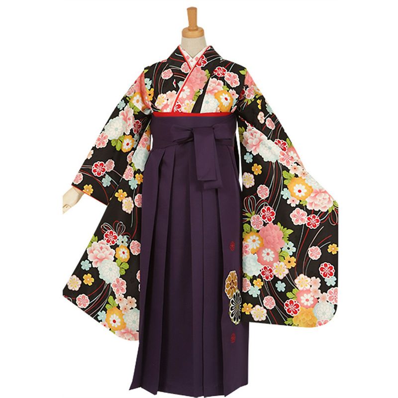 【中古品】ジュニア用 振袖単品「黒　花くす玉」仕立て上がり 襦袢プレゼント 小振袖 着物 子ども 子供 キッズ ジュニア 女の子 卒業式 小学校 小学生 中学校 中学生 十三参り 十三詣り 1/2成人式 ハーフ成人式 貸衣装処分 レンタル処分品