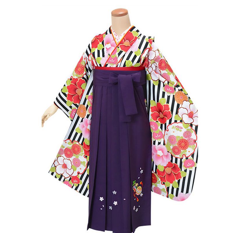 【中古品】ジュニア用 振袖単品「黒×白　椿菊雪輪」仕立て上がり 襦袢プレゼント 小振袖 着物 子ども 子供 キッズ ジュニア 女の子 卒業式 小学校 小学生 中学校 中学生 十三参り 十三詣り 1/2成人式 ハーフ成人式 貸衣装処分 レンタル処分品