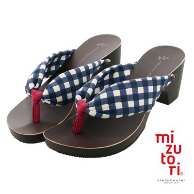 (母の日遅れてごめんねクーポンで150円OFF)mizutori 下駄 レディース 「ウェーブギンガム　白×紺」 みずとり 水鳥 女性下駄単品 日本製 足が痛くなりにくい 履き心地の良い下駄 女下駄 女性 浴衣・夏着物に 浴衣下