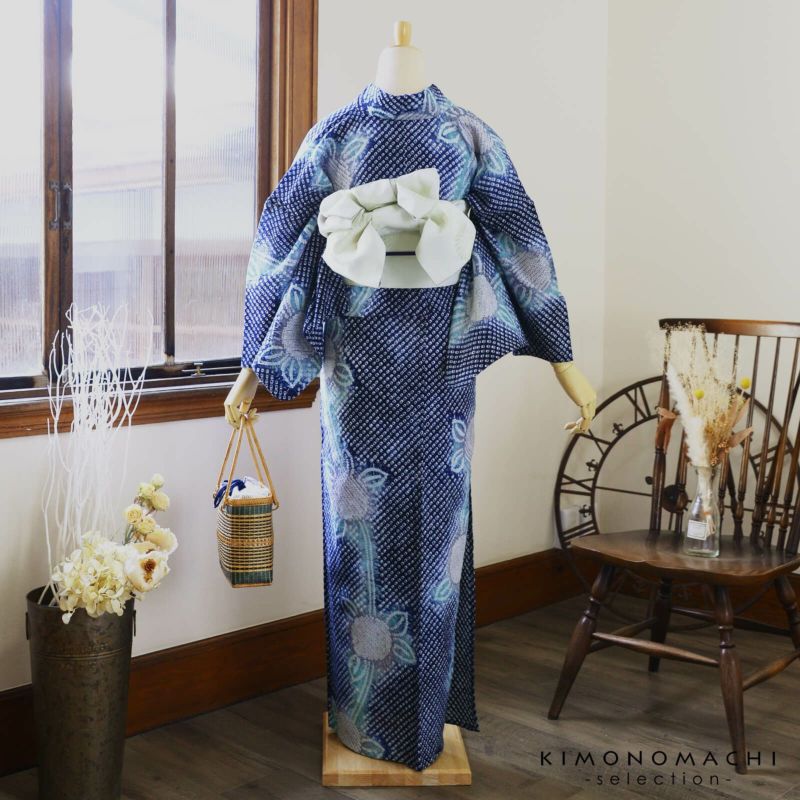 【専用な2点Q3081】Ｓお仕立て上がり綿浴衣　絞り紺地に花柄 Sお仕立て上がり綿浴衣 総絞り 紺、白地に花柄
