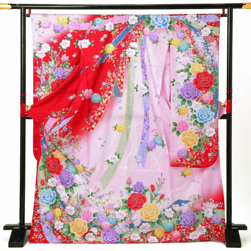 【中古品】仕立て上がり 振袖「小桜地模様　束ね熨斗にレース バラ チューリップ 菊　深緋色地に桜色ぼかし」貸衣装処分 レンタル処分品 成人式