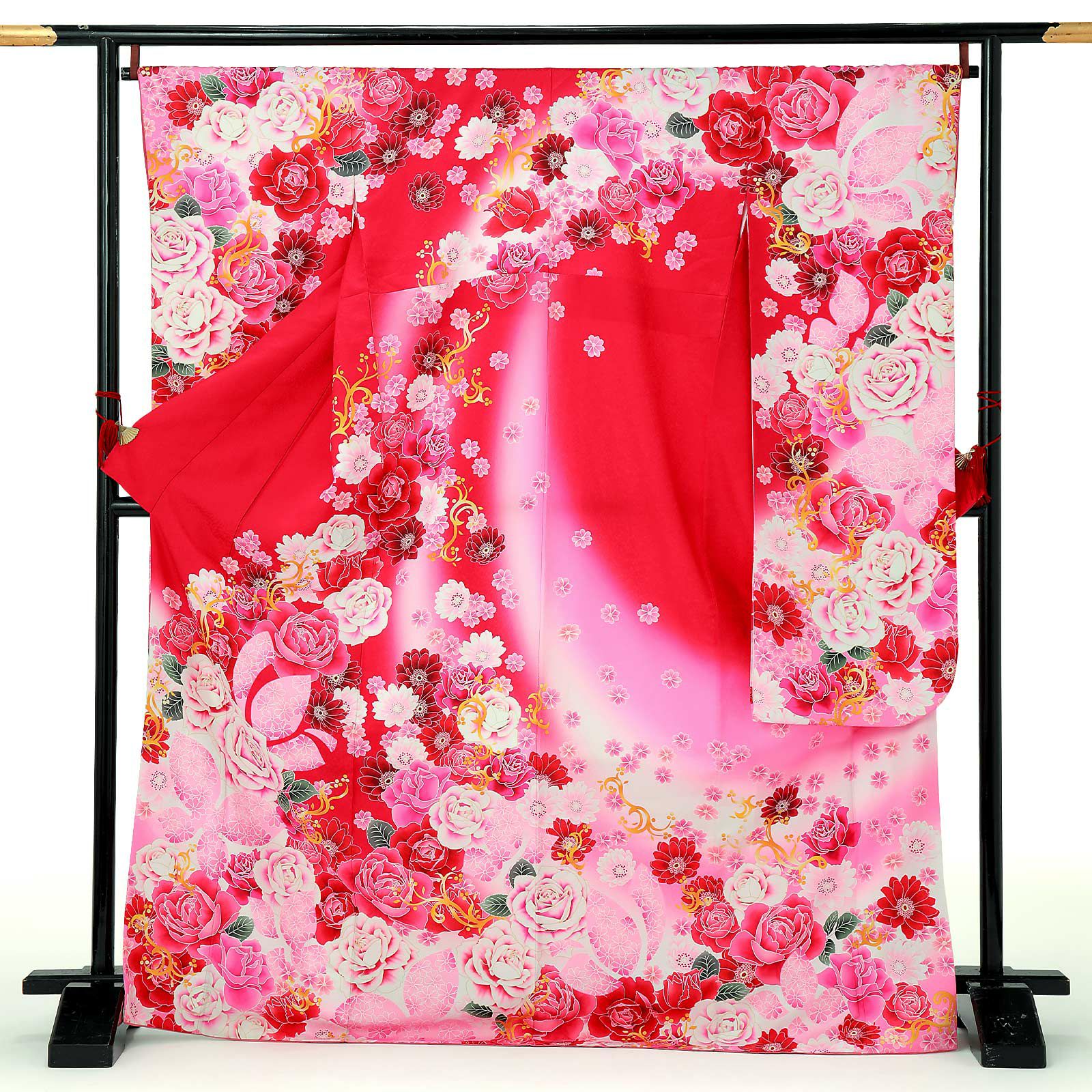 【中古品】仕立て上がり 振袖「バラに蝶　赤色地にピンクぼかし」貸衣装処分 レンタル処分品 成人式