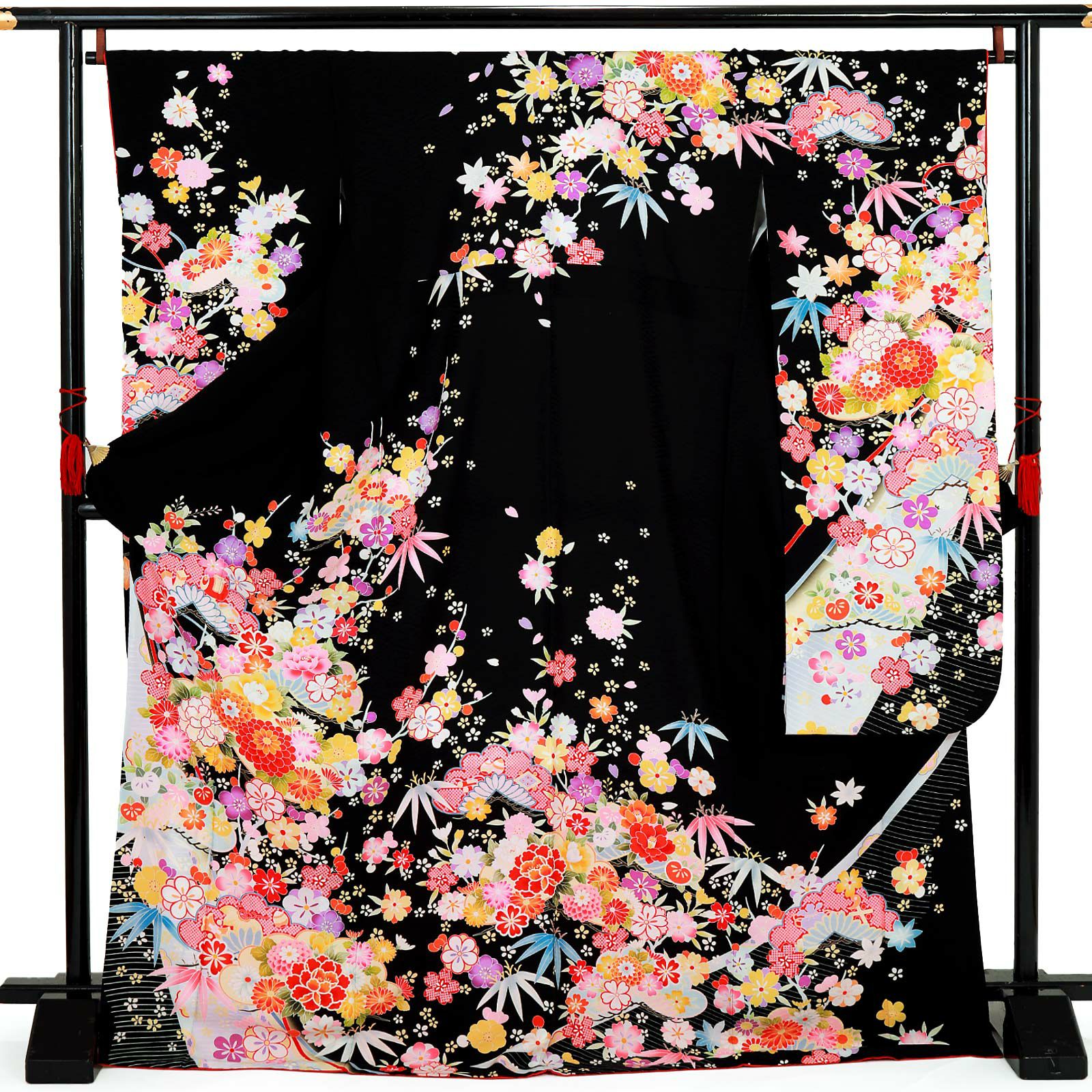 【中古品】仕立て上がり 振袖「松竹梅 季節の花 黒」貸衣装処分 レンタル処分品 成人式