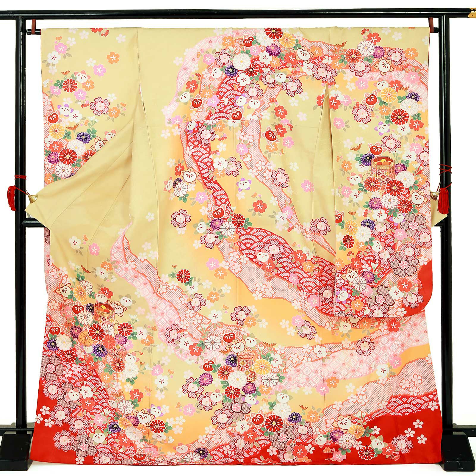 【中古品】仕立て上がり 振袖「貝桶に青海波 七宝 季節の花 淡黄」貸衣装処分 レンタル処分品 成人式