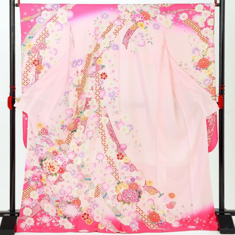 【中古品】仕立て上がり 振袖「束ね熨斗 牡丹 菊 桜 桜色 ピンクぼかし」貸衣装処分 レンタル処分品 成人式