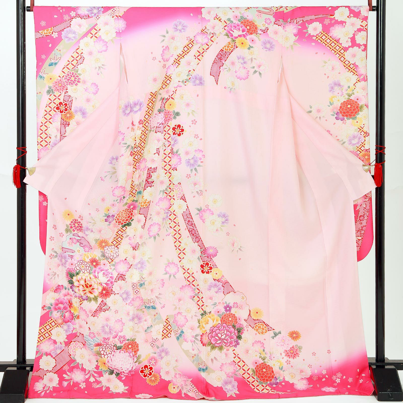 【中古品】仕立て上がり 振袖「束ね熨斗 牡丹 菊 桜 桜色 ピンクぼかし」貸衣装処分 レンタル処分品 成人式