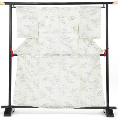 【中古品】夏着物「松・笹・紅葉　四季の風景文様　薄黄色地　青藍×夏虫色　黄枯茶」【メール便不可】ss2503fml10