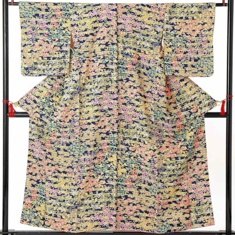 【中古品】仕立て上がり 袷着物「エ霞と秋草文 紺」小紋【メール便不可】ss2503fml10