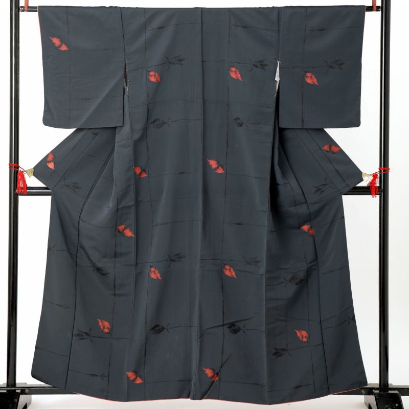 【中古品】仕立て上がり 袷着物「つぼみに花 格子文様 墨黒」小紋【メール便不可】ss2503fml10